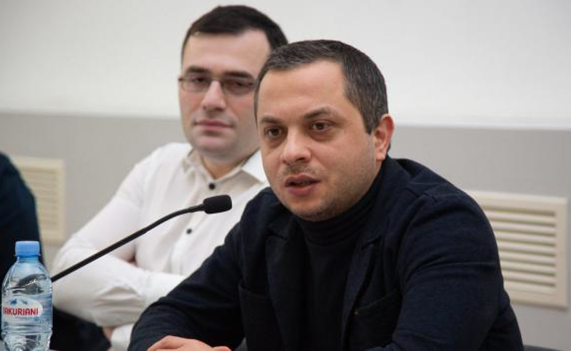 რუსებსა და ივანიშვილის შორის კონტრაქტის ნაწილია - ბექა კობახიძე ოპოზიციის აკრძალვაზე