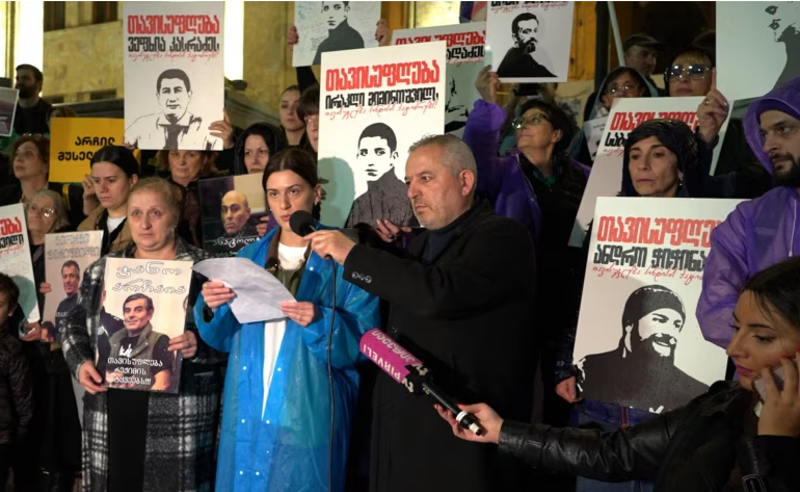 სინდისის პატიმრების ოჯახის წევრები საზოგადოებრივ მოძრაობას ქმნიან