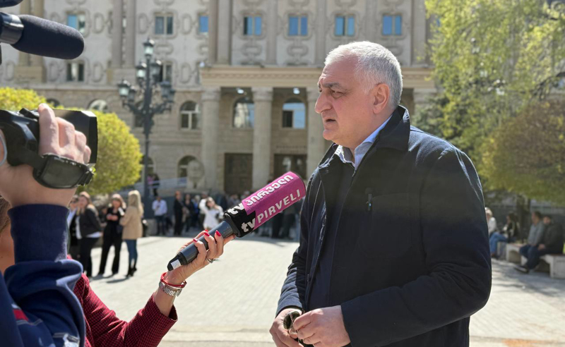 ხაზარაძე: "ოცნებას“ საგამოძიებო კომისიით უნდა რომ ვაღიაროთ ხელისუფლება, ამაზე მარტივი პასუხი გვაქვს - არ მოვალთ და არ გაღიარებთ!