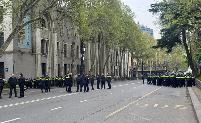 9 aprel memorialında yenidən gərginlik yaşanıb-VİDEO