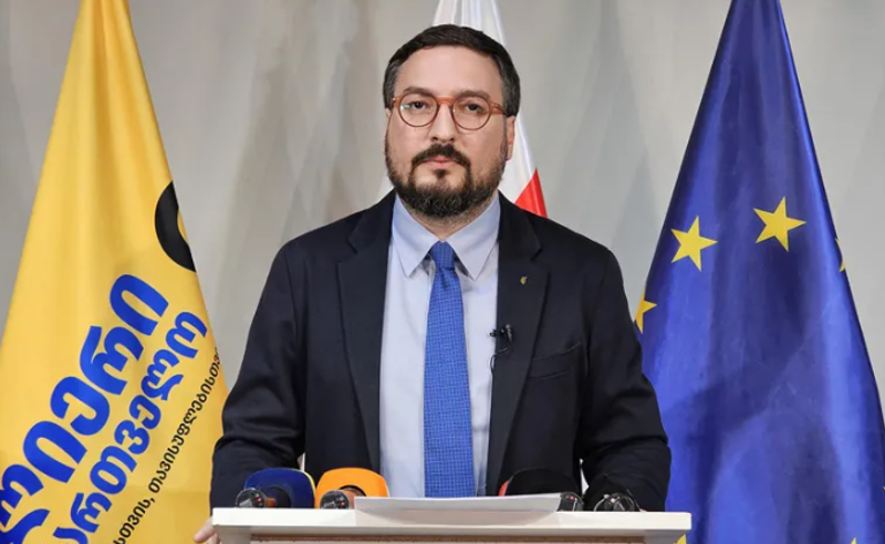 არასერიოზული კაცის კიდევ ერთი არასერიოზული გამოსვლა არც ისე სერიოზულ ფორუმზე - დათუნაშვილი კობახიძეზე