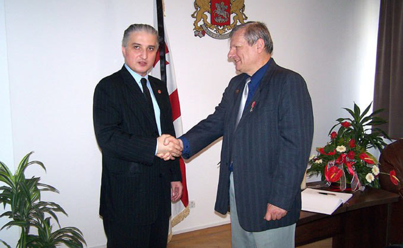 დიპლომატი 35 წლიანი სტაჟით, საგარეო საქმეთა სამინისტროს ტოვებს