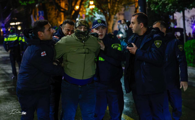 აქტივისტები: რუსთაველზე გიორგი ორთოიძე და გიორგი სამხარაძე დააკავეს