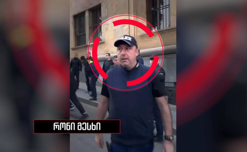 ვინ არის და რას ამბობს ქალზე ძალადობაში მხილებული პოლიციელი