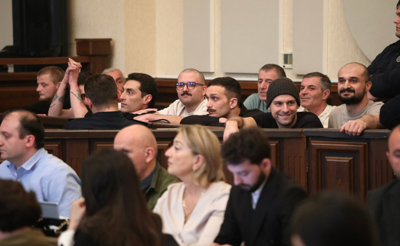 სინდისის პატიმრების საქმე - ადვოკატები განმარტავენ, რატომ აღარ აკეთებს ბრალდების მხარე აქცენტს "ორგანიზებულობაზე"
