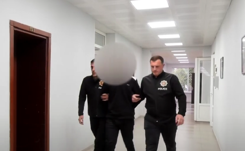 ჯგუფურად ჩადენილი გამოძალვისა და თავისუფლების უკანონო აღკვეთის ფაქტზე 6 პირი დააკავეს
