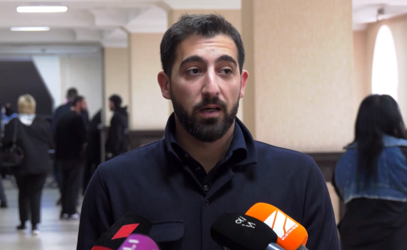 ირაკლი პაპიაშვილმა სასამართლოს ჩვენება პირველად მისცა - სხდომას გიორგი ჩიკვაიძე არ ესწრებოდა 
