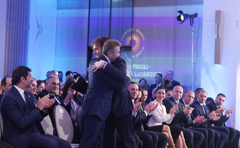 "ოლიგარქის კარის თამაშები" - ივანიშვილმა კობახიძეს მხოლოდ 18 წუთი დაუთმო