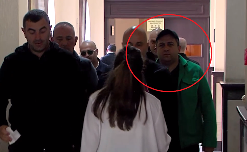 როგორ ცდილობდა პოლიცია მოწმე დეტექტივის სასამართლოდან გაპარებას? (ვიდეო)