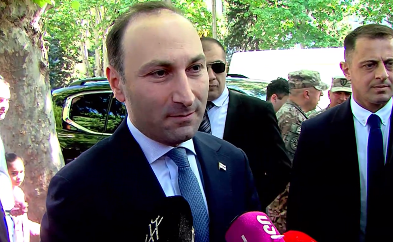 ანრი ოხანაშვილი ამერიკის საელჩოზე დასმულ კითხვას არ პასუხობს