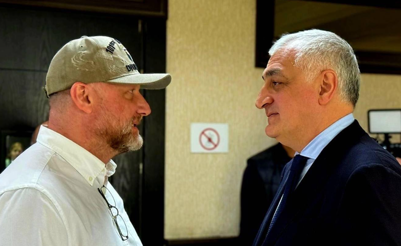 ჩემი მხარდაჭერა ზურას რუსული რეჟიმის წინააღმდეგ ბრძოლაში-მამუკა ხაზარაძე