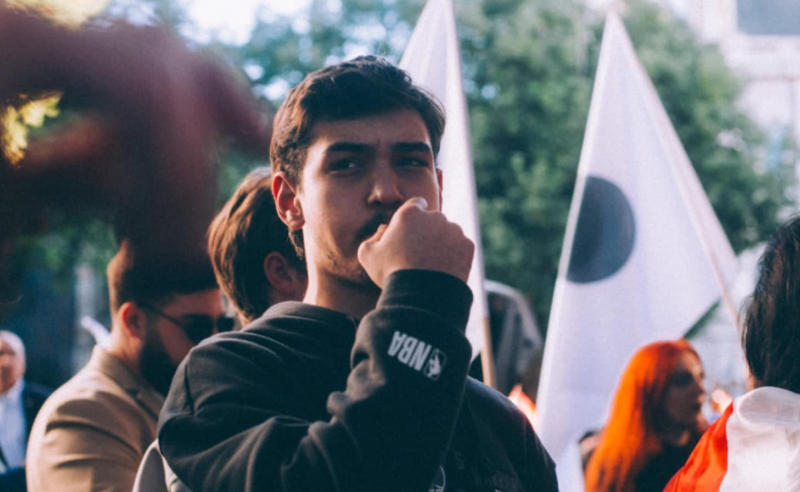 ბათუმში, აქციაზე ლუკა ნაცვლიშვილი დაიჭირეს - აქტივისტები