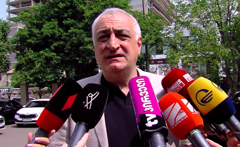 "ვერც 9 წლით შემაშინებენ, ვერც ერთით და ვერც ვერავის შეაშინებენ" - სასამართლო მამუკა ხაზარაძის საქმის განხილვას იწყებს
