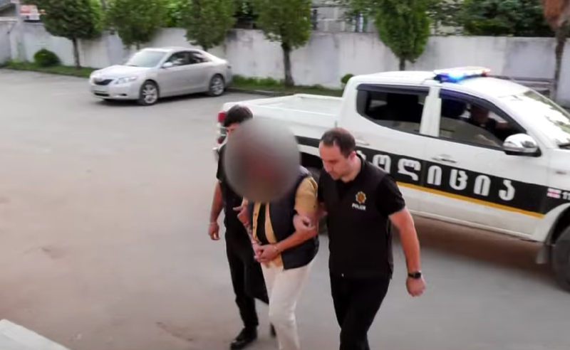 ამოღებულია განსაკუთრებით დიდი ოდენობით ქილებში დამალული კოკაინი-შსს-მ 1 პირი დააკავა