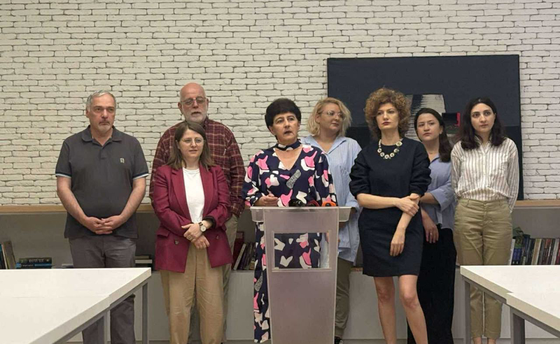 მესამე სექტორი დაპატიმრების სერიის მოლოდინშია