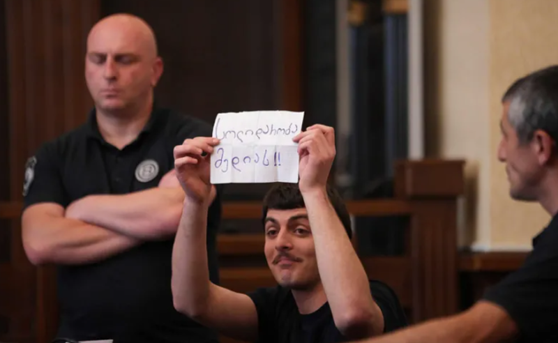 მოსამართლე თამარ მჭედლიშვილმა 19 წლის საბა ჯიქიას საქმეზე განაჩენის გამოცხადება გადადო