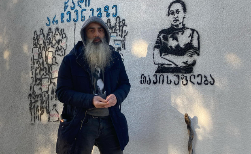 FB-ზე დაწერილი კომენტარის გამო, აქტივისტ როსტო ზარანდიას პატიმრობა მიუსაჯეს