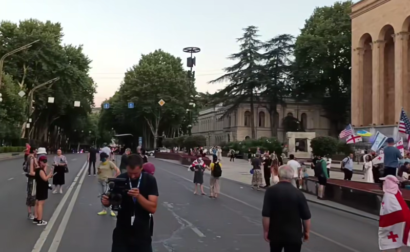 უწყვეტი პროტესტის 232-ე დღე-რუსთაველის გამზირი გადაიკეტა