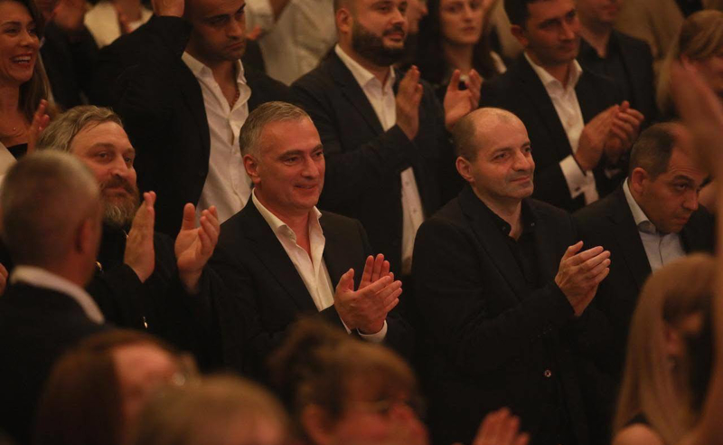 "ოცნების" მინისტრი და ციხეების უფროსი პატიმრების დადგმული სპექტაკლის პრემიერას დაესწრნენ