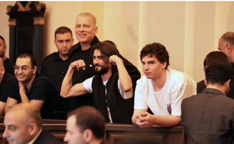 თორნიკე გოშაძე მოწმეს: ახლაც ხომ არ გაქვთ სურვილი, როგორც განყოფილებაში გსურდათ, ჩემთვის სახეში შემორტყმის?
