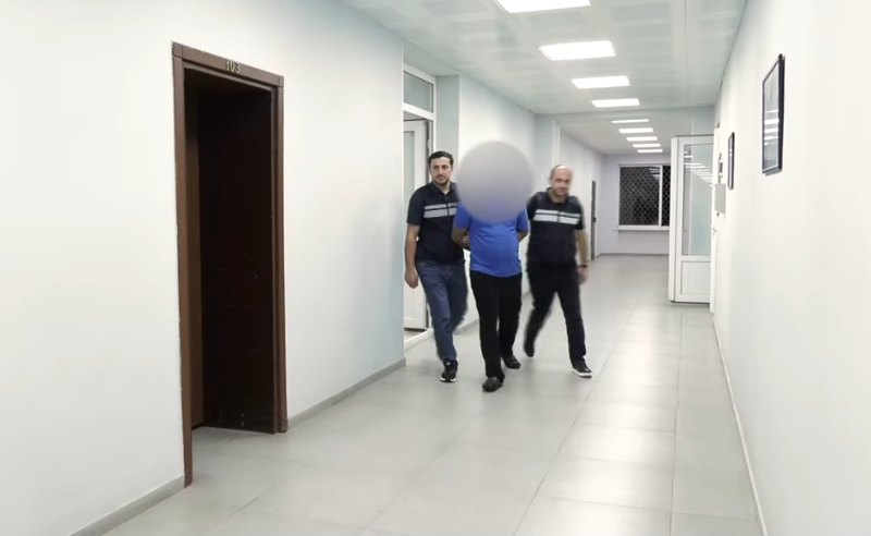 სროლა თურქი ბიზნესმენის კაზინოს მიმართულებით - პოლიციამ თურქეთის 2 მოქალაქე დააკავა