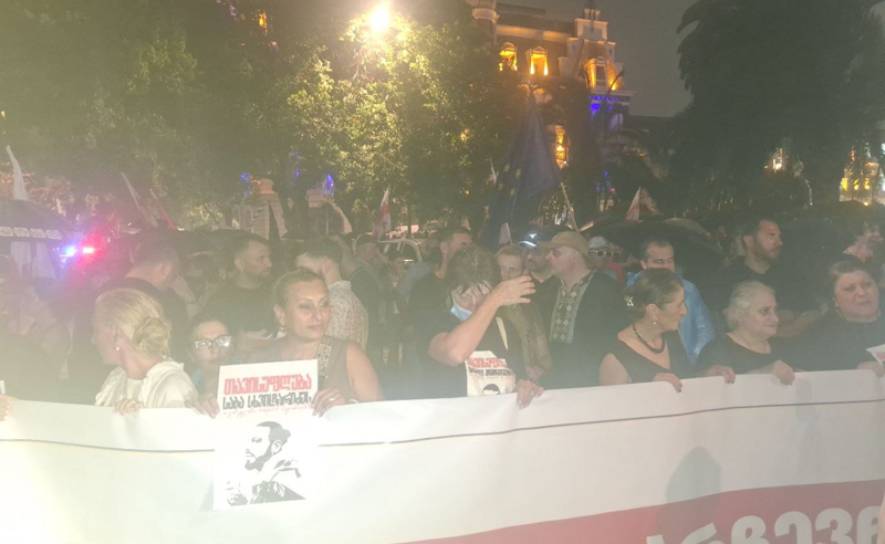 "თავისუფლება პოლიტპატიმრებს, მზია ამაღლობელს და ნინო დათაშვილს" - ბათუმში ევროპული მსვლელობა მიმდინარეობს 