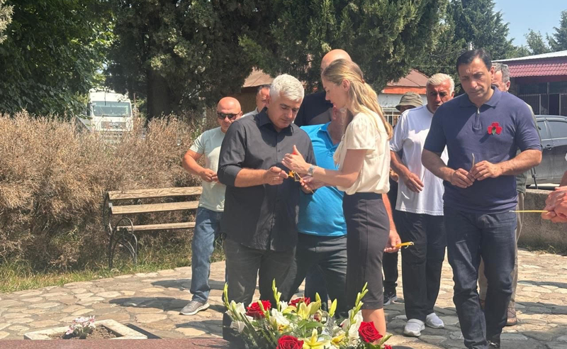 არ ჩაივლის გიორგი ანწუხელიძის გმირობა ისე - გავიმარჯვებთ, როგორც რუსულ რეჟიმზე ჩვენს ქვეყანაში, ისე იმ რეჟიმზე, რომელიც მუდმივად ცდილობს ჩვენი ქვეყნის დაპყრობას - ბოტკოველი