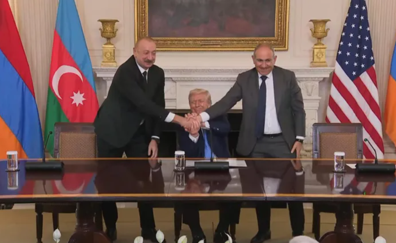 სომხეთ-აზერბაიჯანის ისტორიული შეთანხმება კავკასიის რეგიონში რუსული გავლენას შეამცირებს -პოლიტილოგები