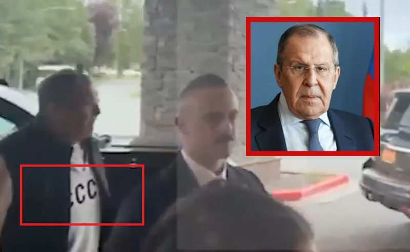 ლავროვი ალასკაზე, ტრამპთან შესახვედრად ჩავიდა მასიურით წარწერით - СССР