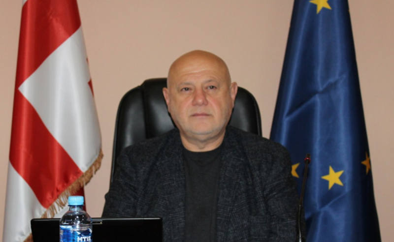 სკანდალში გახვეული გორის საკრებულოს თავმჯდომარის პირველი კომენტარი "პირველებთან 