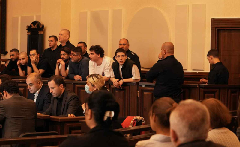 სინდისის პატიმრებს პროკურატურამ ჯგუფური ძალადობის ორგანიზება ვერ დაუმტკიცა, თუმცა რვავე პირი მაინც ციხეში გაუშვეს