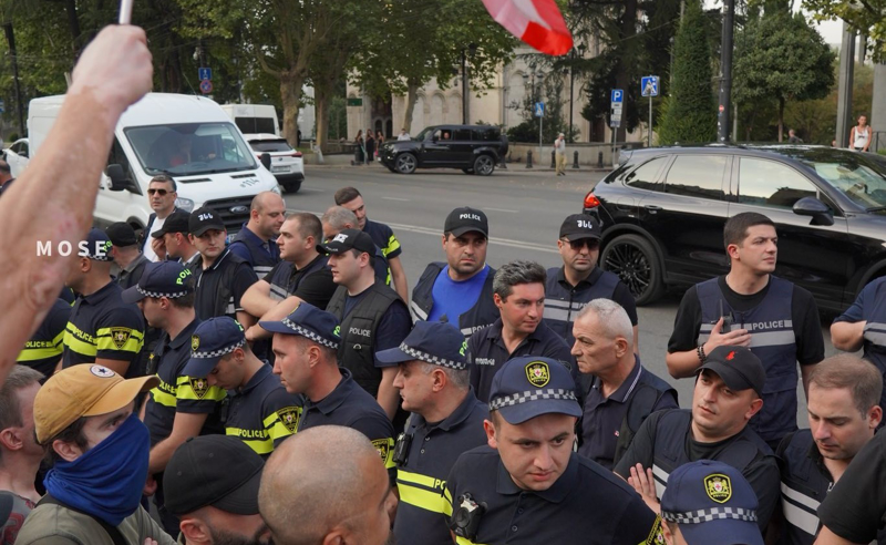 კიდევ ერთი აქტივისტი ქალი, რომელიც პოლიციამ დააკავა, მერიის თანამშრომლის შვილია