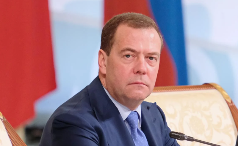 "უკრაინის მხარდაჭერის გამო მათი აქტივები რუსეთში შეიძლება, კონფისკაციას დაექვემდებაროს" - მედვედევი ბრიტანეთს ემუქრება