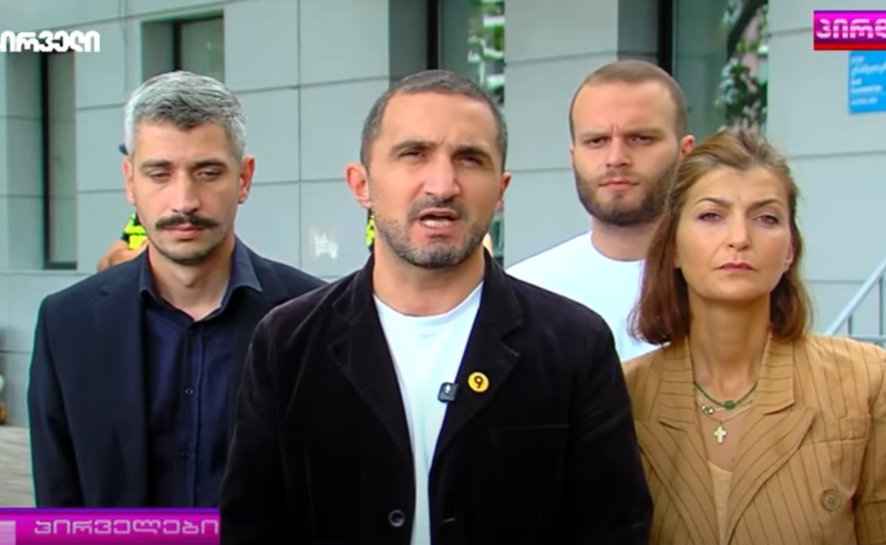 გურამიშვილის 5-ში, ავარიულ კორპუსში, „ოცნებამ“ პარტიული ოფისი გახსნა - "ძლიერი საქართველოს" ბრიფინგი