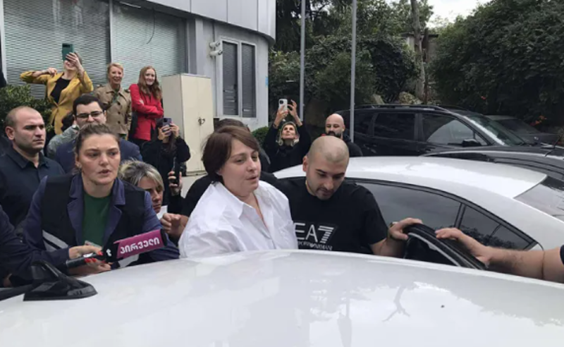 ელენე ხოშტარია: უარს ვამბობ დაცვაზე, უარს ვამბობ სასამართლოში გამოცხადებაზე