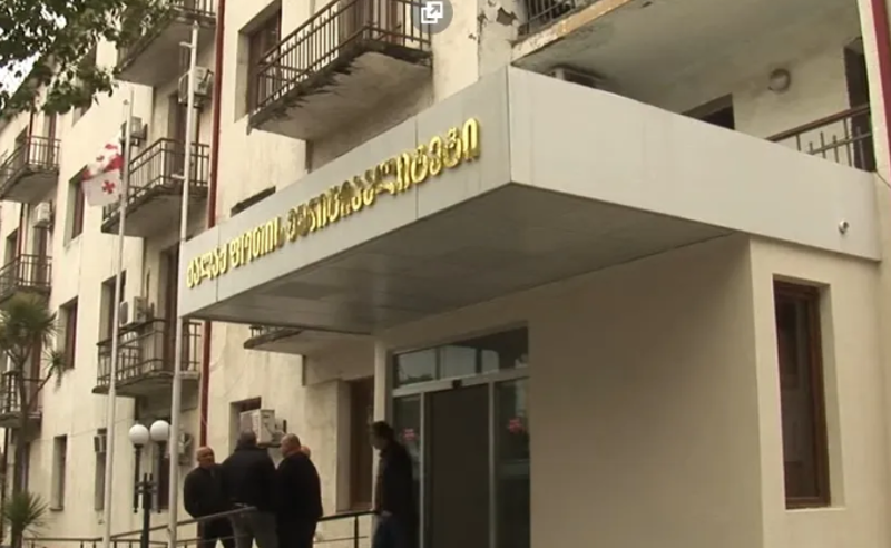სავარაუდო კორუფცია და ნეპოტიზმი ფოთის საკრებულოში - რას ამბობენ კორუფციის მკვლევარები 