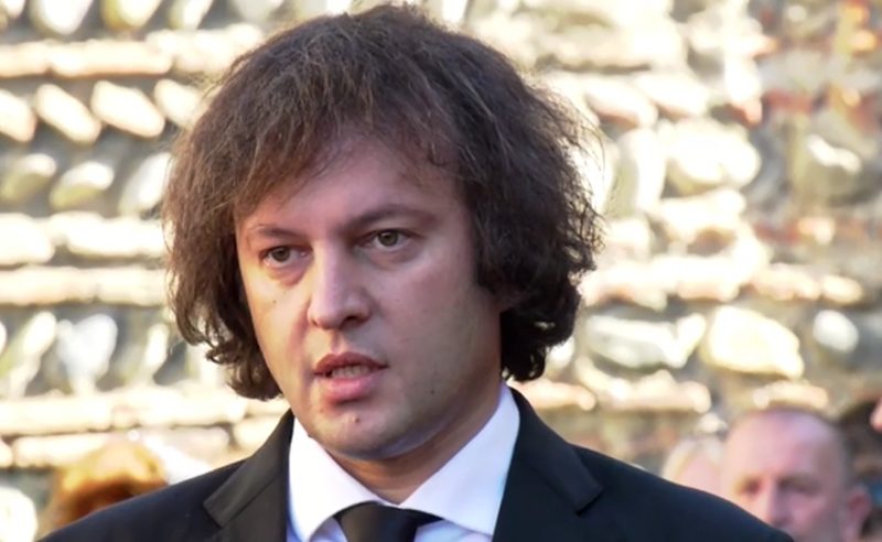 "კეთილი უნდა ინებო და დარჩე ტროტუარზე" - კობახიძე აქტივისტებს