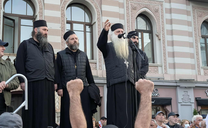 ვაჩვენოთ მოძალადე მთავრობას, რომ არც ისე ცოტანი ვართ! დღესვე რუსთაველზე! - არქიმანდრიტი დოროთე ყურაშვილი