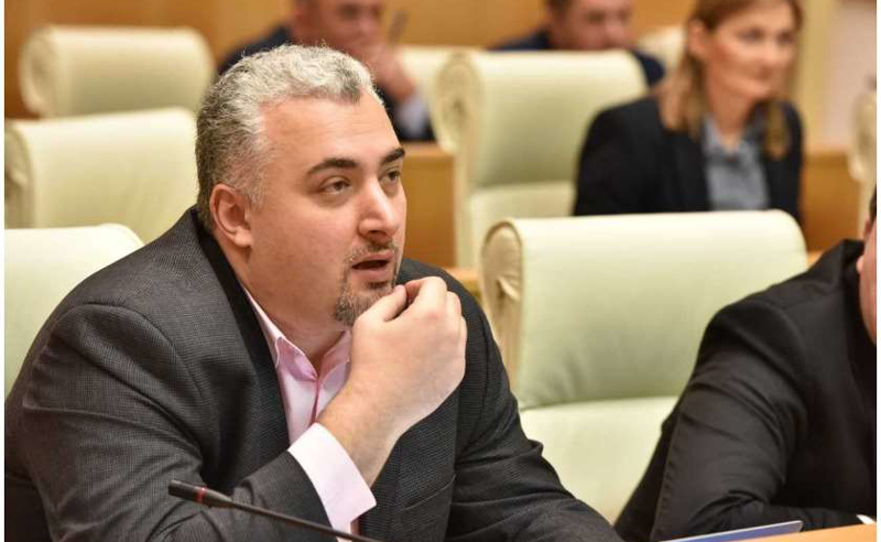 სტუდენტებს აშორებენ თბილისს - რა მიზანი აქვს "ქართულ ოცნებას"