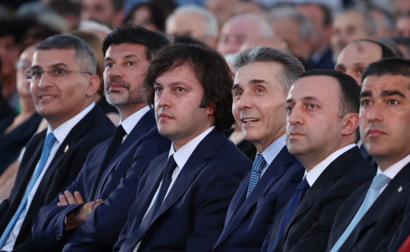 პაპუაშვილმა არ იცის, დაიბარეს თუ არა გამოკითხვაზე ყოფილი პრემიერი და სუს-ის ექსს შეფი