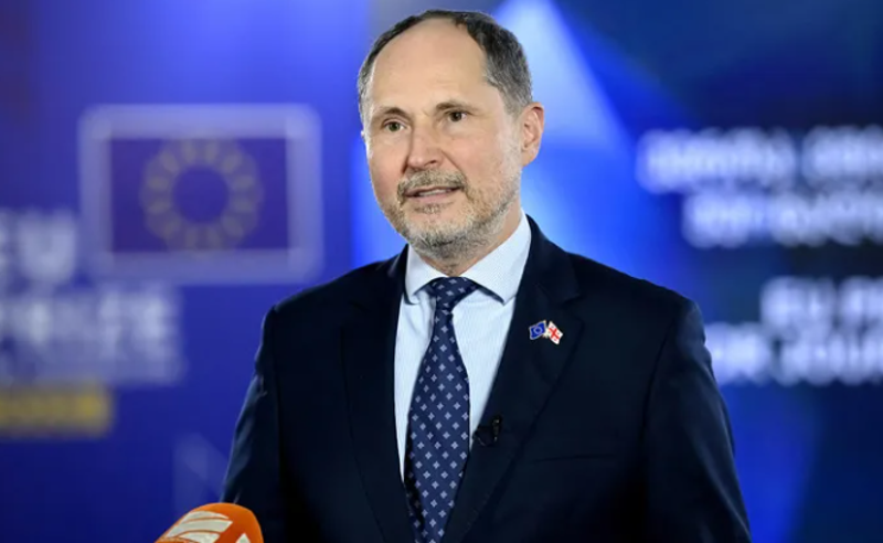 მაგიდაზე ყველა შესაძლო ვარიანტი დევს, მათ შორის, უვიზო რეჟიმის სრული ან ნაწილობრივი შეჩერება - ჰერჩინსკი 