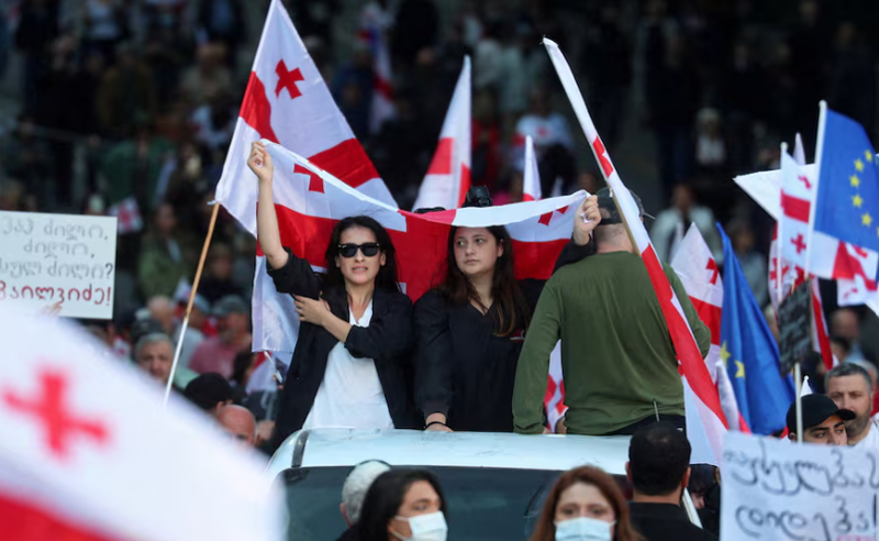 Reuters: საქართველო სულ უფრო ავტორიტარული ხდება და რუსეთთან კავშირებს ამყარებს