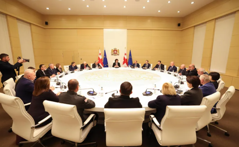 ირაკლი კობახიძე სახელმწიფო უმაღლესი სასწავლებლების რექტორებს შეხვდა