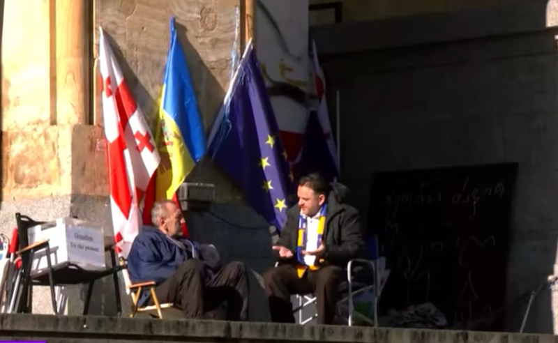 პარლამენტთან პროტესტი გრძელდება - როგორია მოშიმშილეების ჯანმრთელობის მდგომარეობა 
