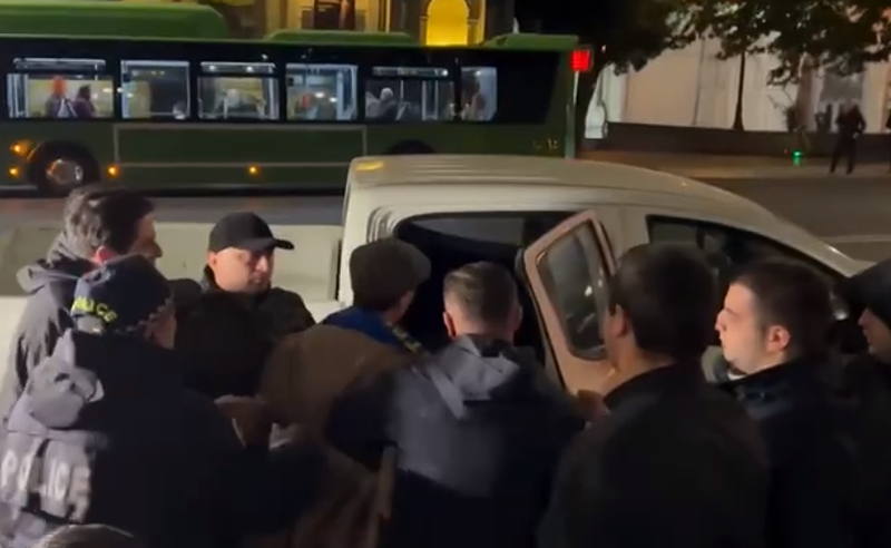 პოლიციამ სამოქალაქო აქტივისტი, ნიკა დარსანია დააკავა