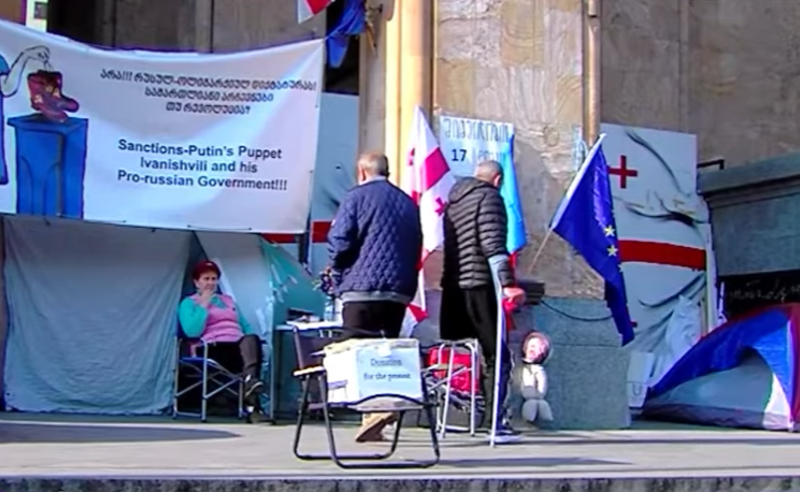 შიმშილობის მე-18 დღე პარლამენტთან - მოშიმშილეები პროტესტის შეწყვეტას არ გეგმავენ
