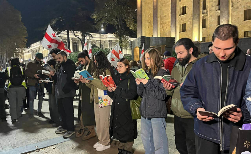“წიგნის თაროს” მონაწილეების სოლიდარობა დაკავებულ ოთო ირემაძეს