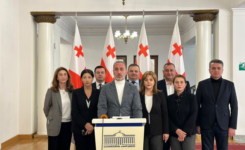ქიმიური იარაღის სკანდალი - გახარის გუნდი საგამოძიებო კომისიის შექმნას ითხოვს
