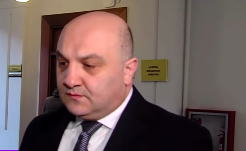 ქიმიური ნივთიერების სკანდალი - დარახველიძე არ პასუხობს კითხვას, არის თუ არა "ოცნების" გეგმაში საერთაშორისო გამოძიების წარმოება