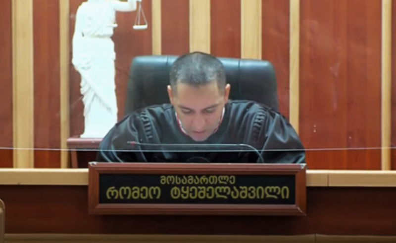 "გული მაწუხებს, ექიმი ვერ გამომიძახებია" - სასახლის ღობის საქმეზე დაკავებული მოსამართლეს